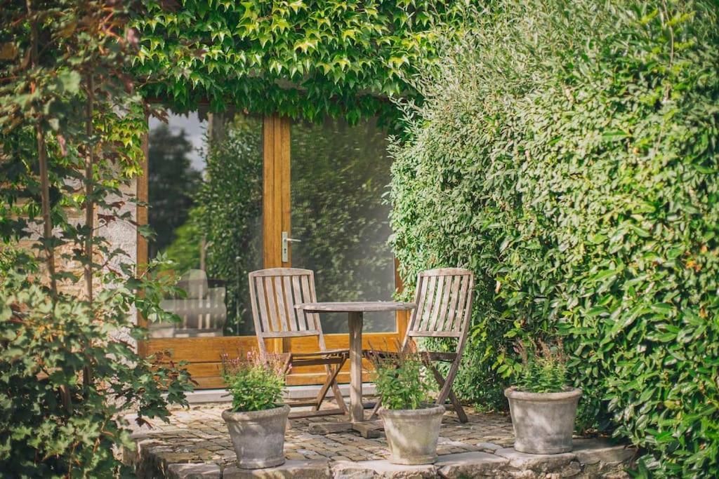 A L'Entree Du Verger - Charmante Maison En Pierres Dinant Exterior foto
